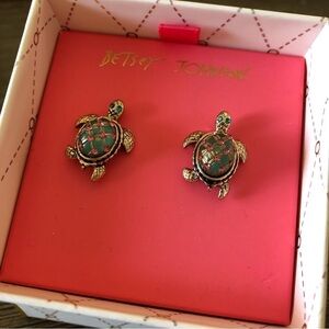 Betsy Johnson turtle stud earrings